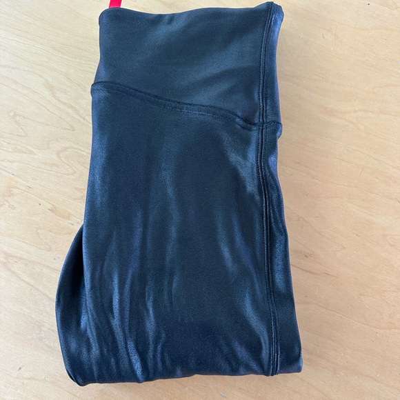 Spanx Faux Leather Leggings- Size Medium - Picture 4 of 4
